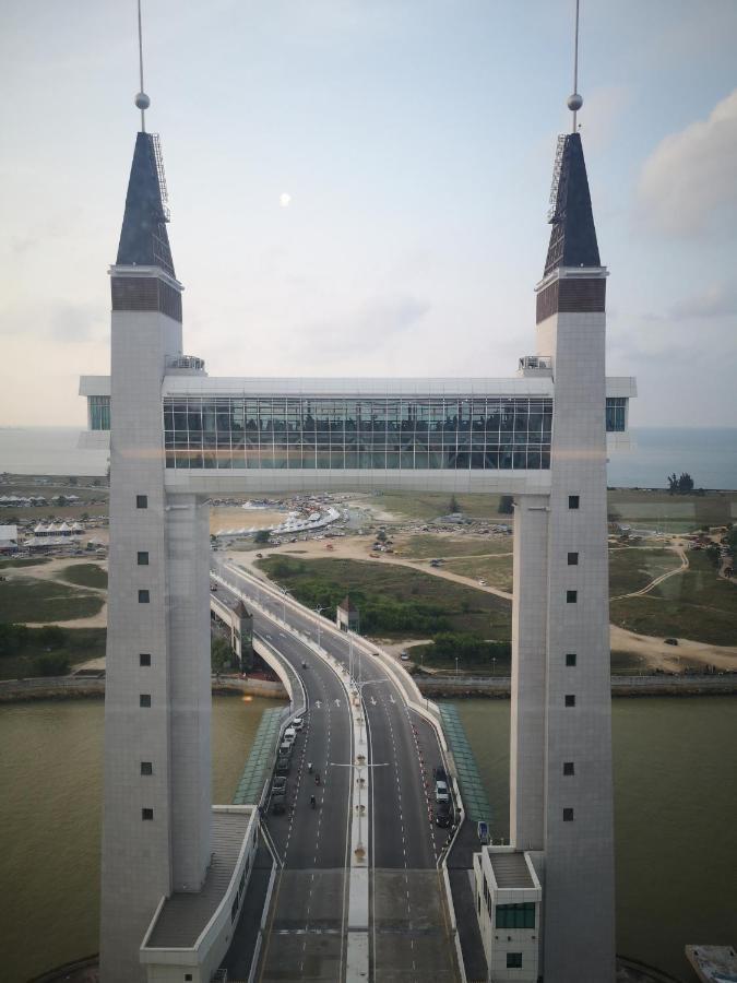 Seaview Ainee - Muslim Sahaja * Kuala Terengganu